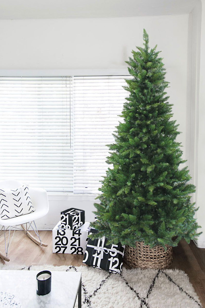 Perfect Holiday 6.5' Lincoln Fir Christmas Tree SpadezStore