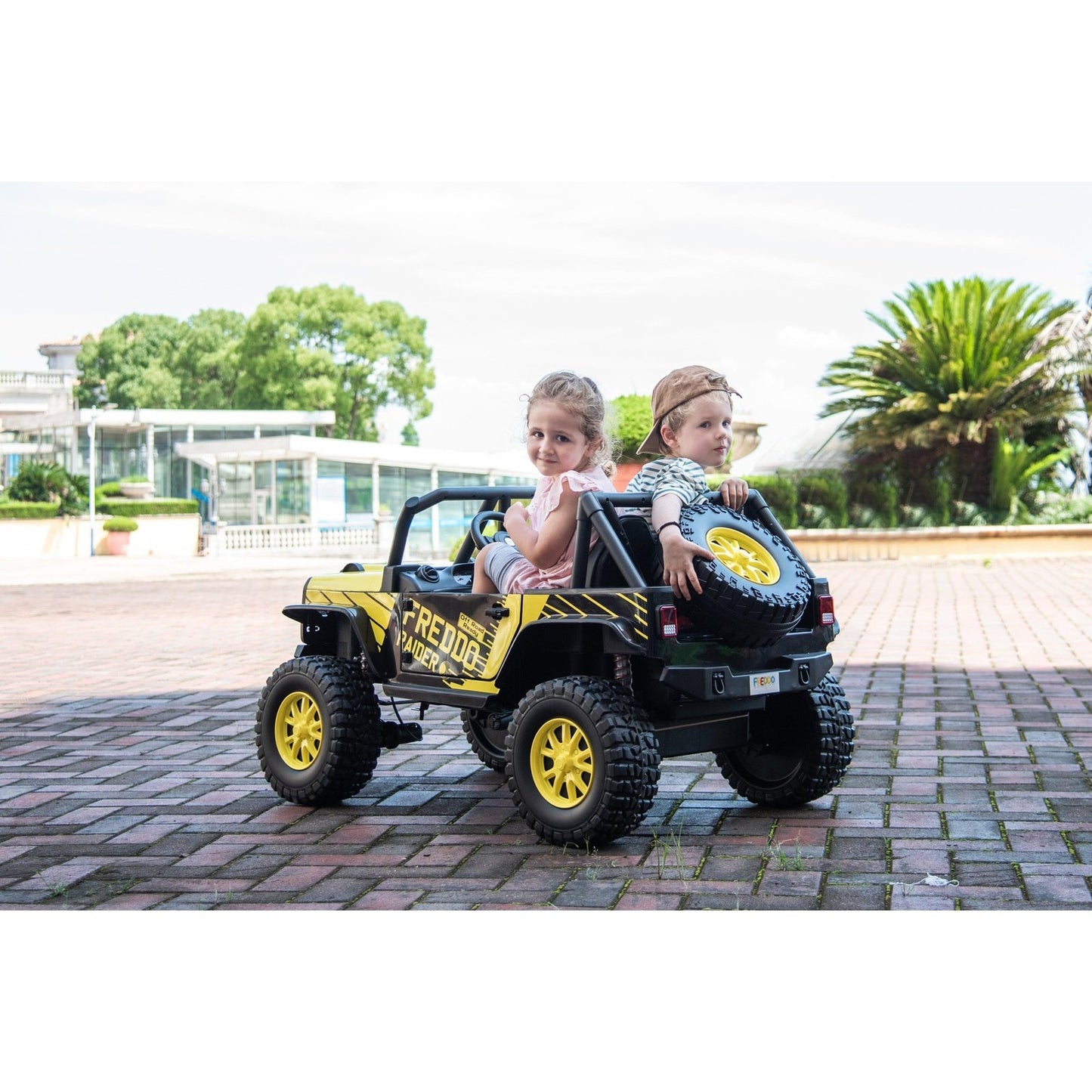 Freddo Jeep 24V Raider 2 Seater Ride On SpadezStore